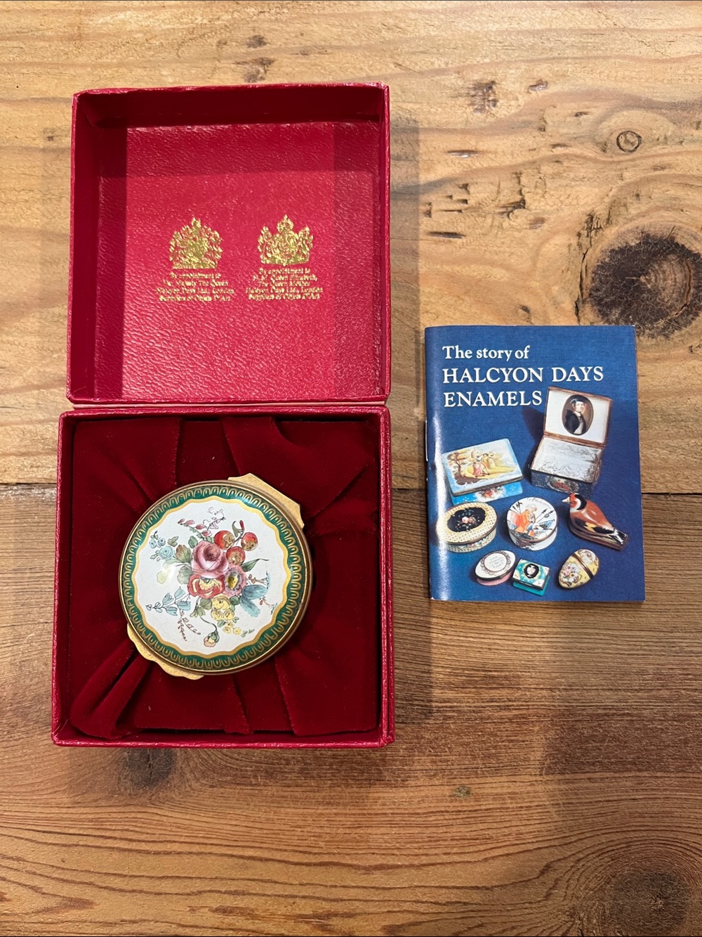 HALCYON DAYS ENAMEL Round Box Floral Green Gold Flip Top Revival